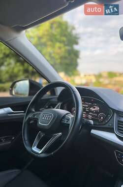 Внедорожник / Кроссовер Audi Q5 2017 в 