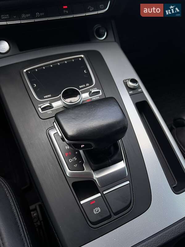 Внедорожник / Кроссовер Audi Q5 2017 в Одессе