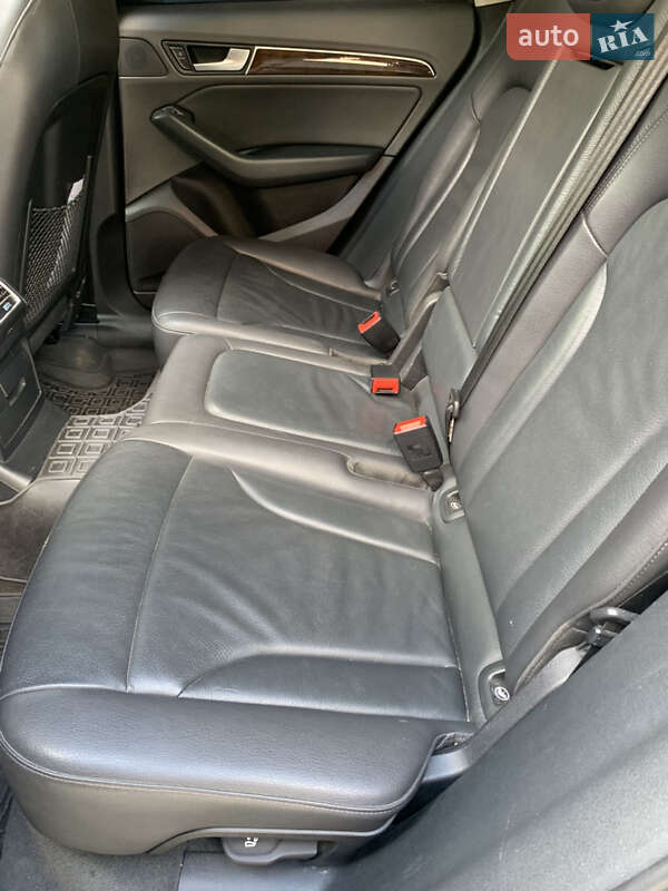 Внедорожник / Кроссовер Audi Q5 2015 в Каменец-Подольском