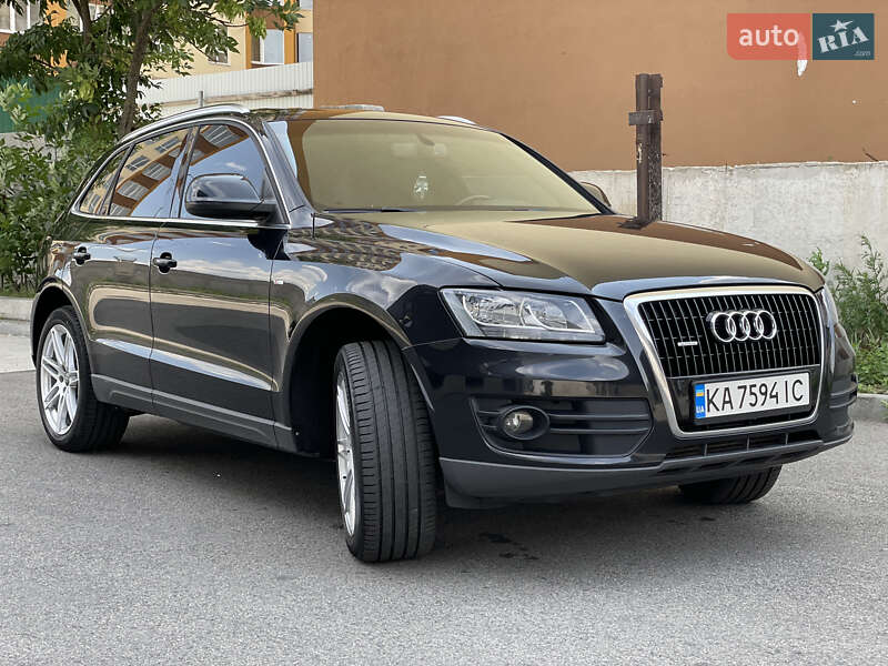 Внедорожник / Кроссовер Audi Q5 2010 в Киеве