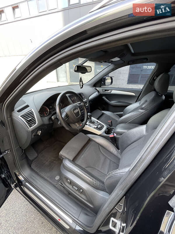 Внедорожник / Кроссовер Audi Q5 2010 в Киеве