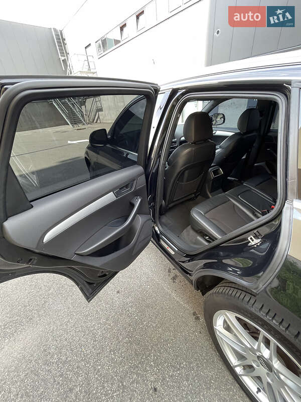 Внедорожник / Кроссовер Audi Q5 2010 в Киеве