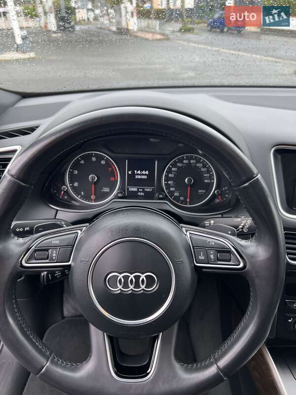 Внедорожник / Кроссовер Audi Q5 2013 в Черновцах