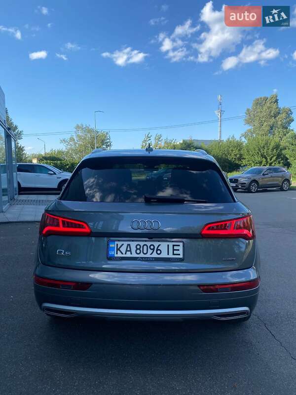 Позашляховик / Кросовер Audi Q5 2019 в Києві