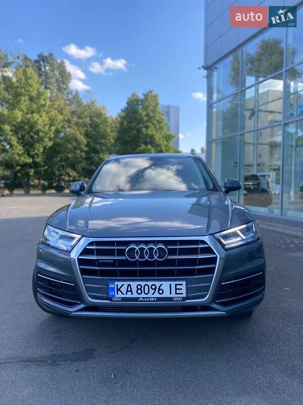 Позашляховик / Кросовер Audi Q5 2019 в Києві