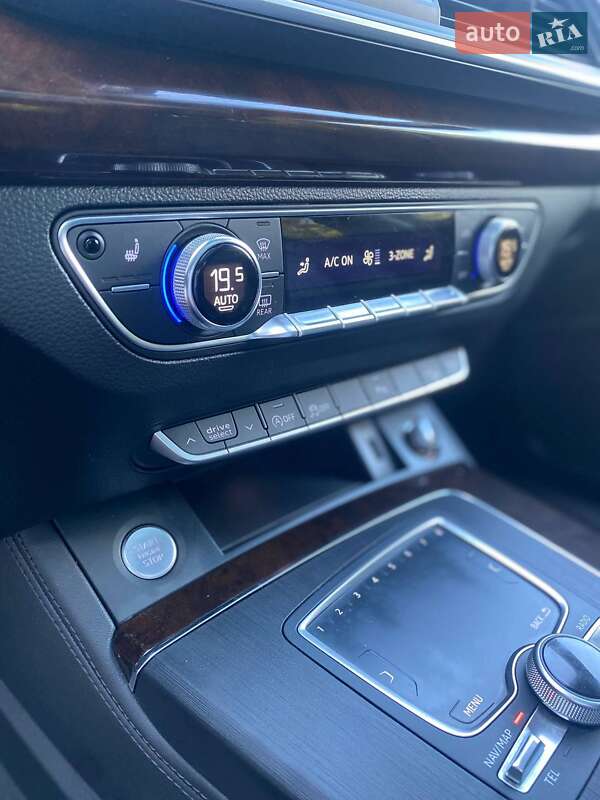 Позашляховик / Кросовер Audi Q5 2019 в Києві