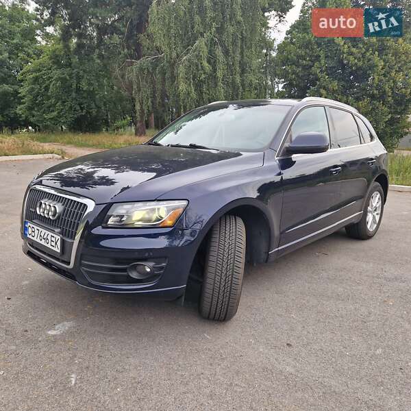 Внедорожник / Кроссовер Audi Q5 2010 в Чернигове