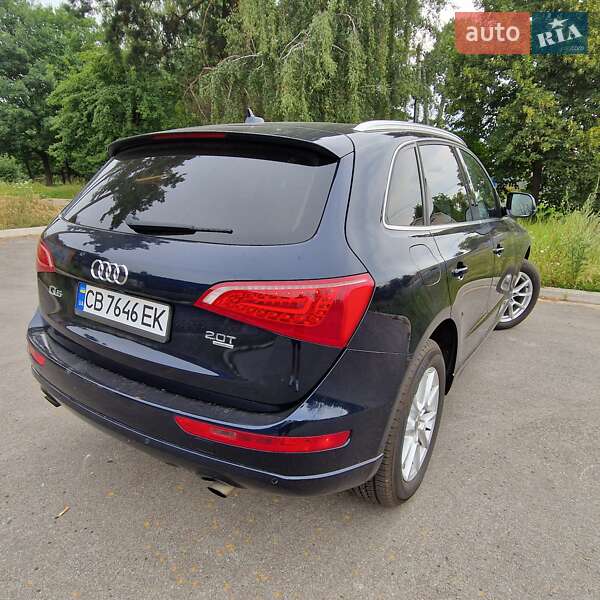 Внедорожник / Кроссовер Audi Q5 2010 в Чернигове
