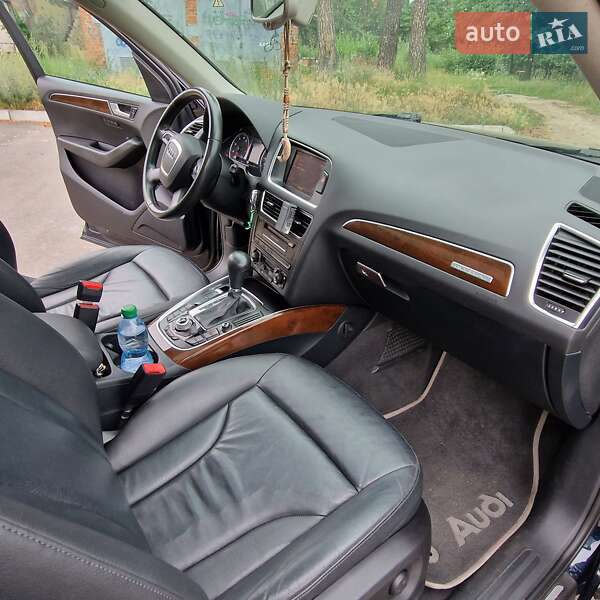 Внедорожник / Кроссовер Audi Q5 2010 в Чернигове