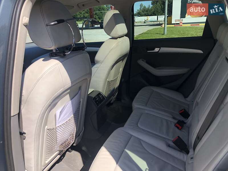 Внедорожник / Кроссовер Audi Q5 2009 в Львове