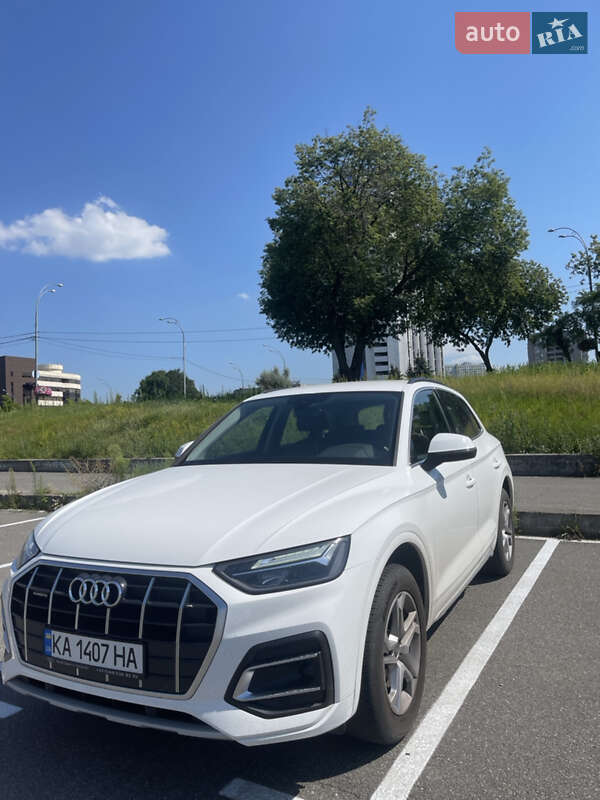 Внедорожник / Кроссовер Audi Q5 2021 в Киеве