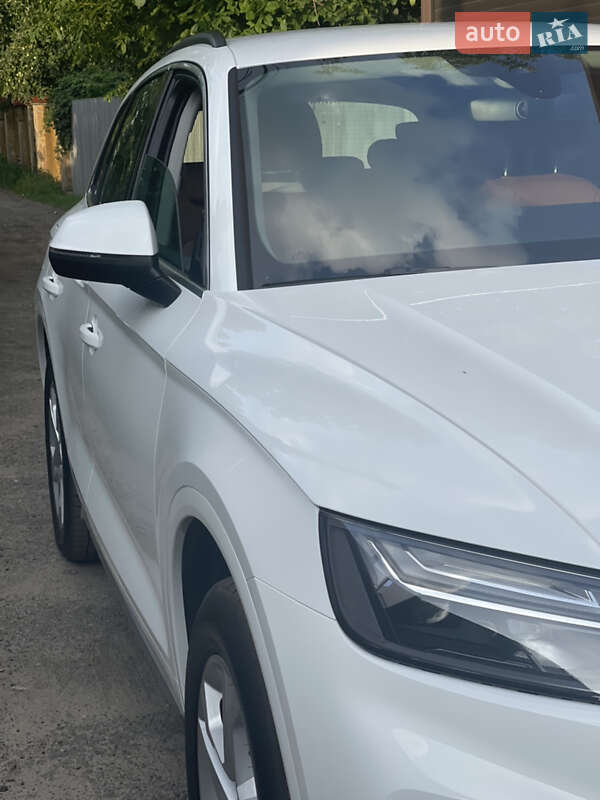 Внедорожник / Кроссовер Audi Q5 2021 в Киеве