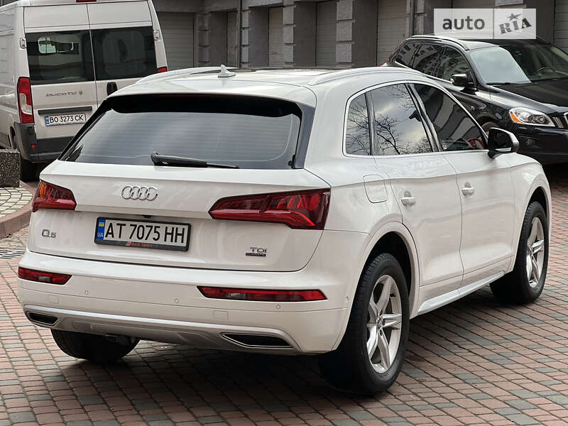 Позашляховик / Кросовер Audi Q5 2017 в Івано-Франківську