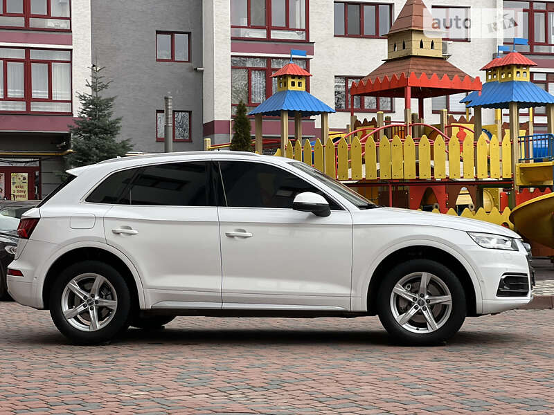 Позашляховик / Кросовер Audi Q5 2017 в Івано-Франківську
