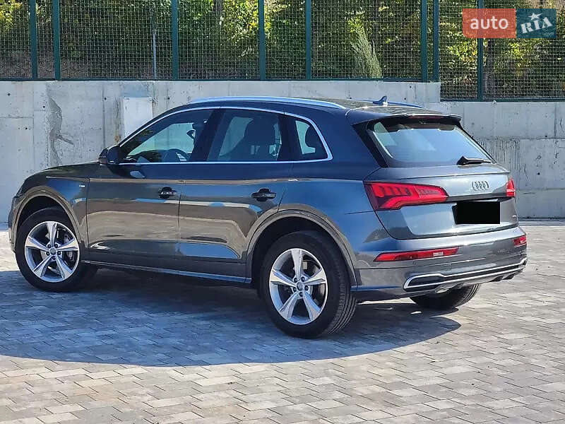 Позашляховик / Кросовер Audi Q5 2017 в Києві