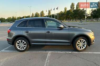 Внедорожник / Кроссовер Audi Q5 2015 в 