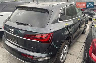 Позашляховик / Кросовер Audi Q5 2021 в 