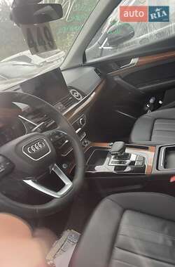 Позашляховик / Кросовер Audi Q5 2021 в 