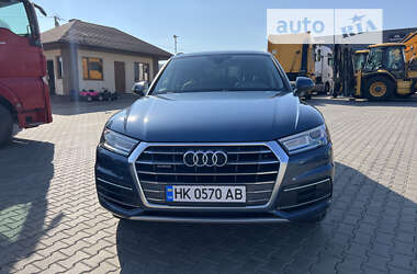 Позашляховик / Кросовер Audi Q5 2017 в 