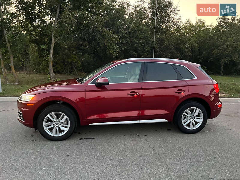 Позашляховик / Кросовер Audi Q5 2020 в Харкові