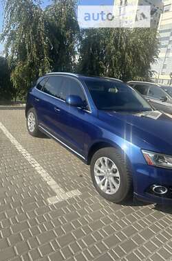 Позашляховик / Кросовер Audi Q5 2015 в 