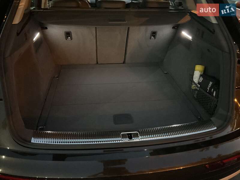 Внедорожник / Кроссовер Audi Q5 2017 в Киеве