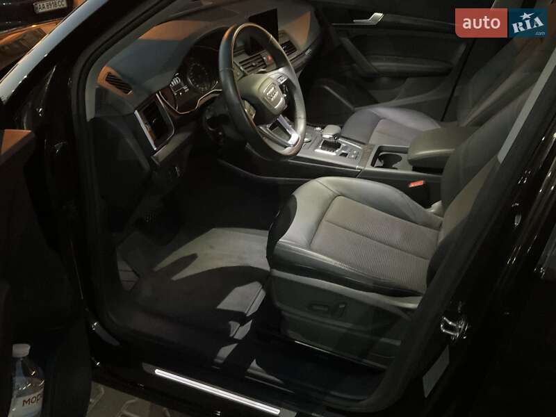 Внедорожник / Кроссовер Audi Q5 2017 в Киеве