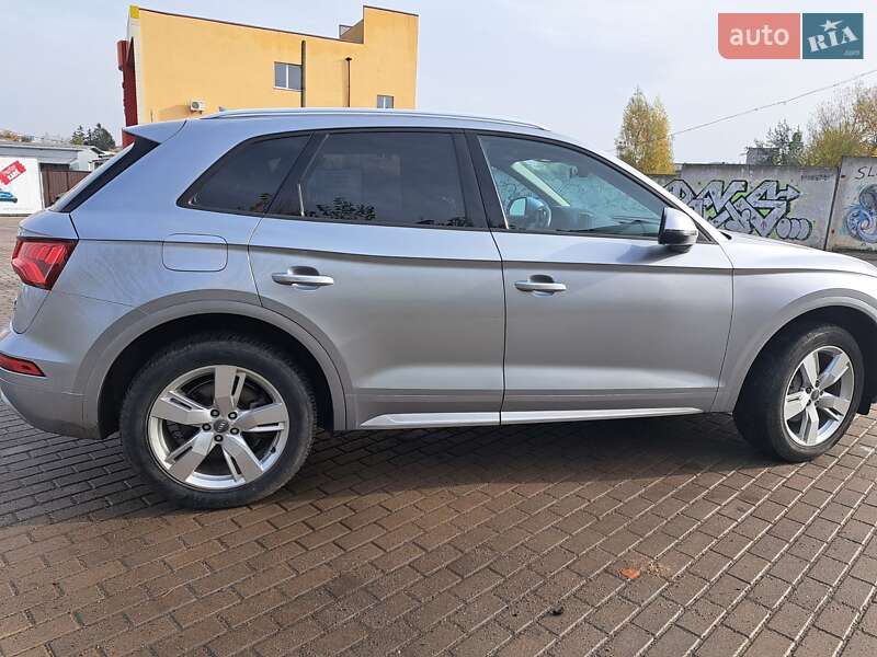 Внедорожник / Кроссовер Audi Q5 2018 в Ровно