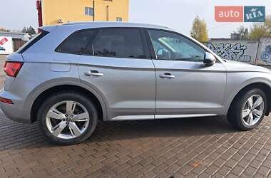 Внедорожник / Кроссовер Audi Q5 2018 в 
