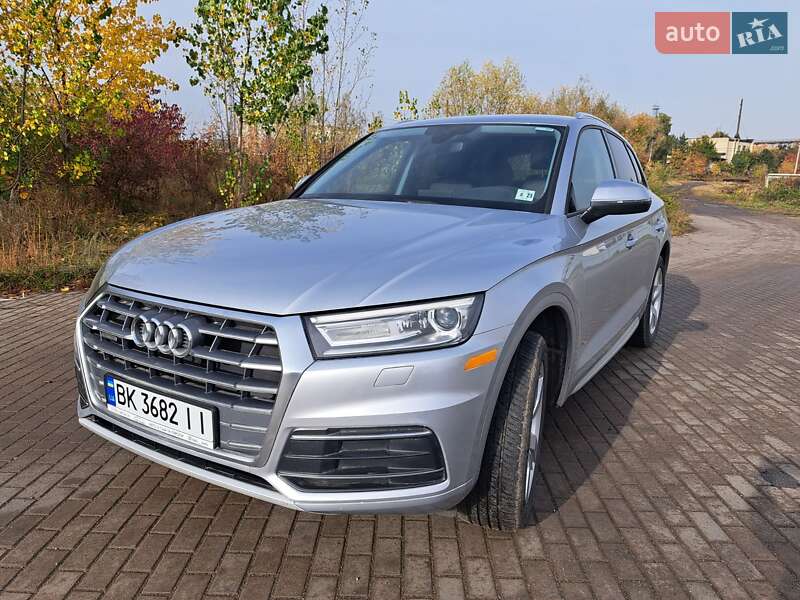 Внедорожник / Кроссовер Audi Q5 2018 в Ровно