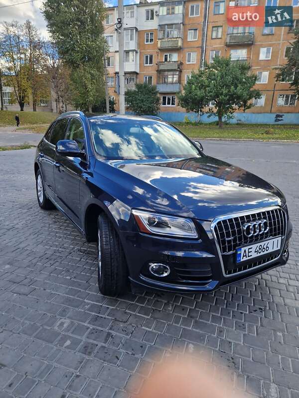 Внедорожник / Кроссовер Audi Q5 2015 в Каменском