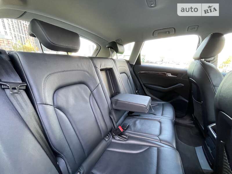 Позашляховик / Кросовер Audi Q5 2012 в Києві