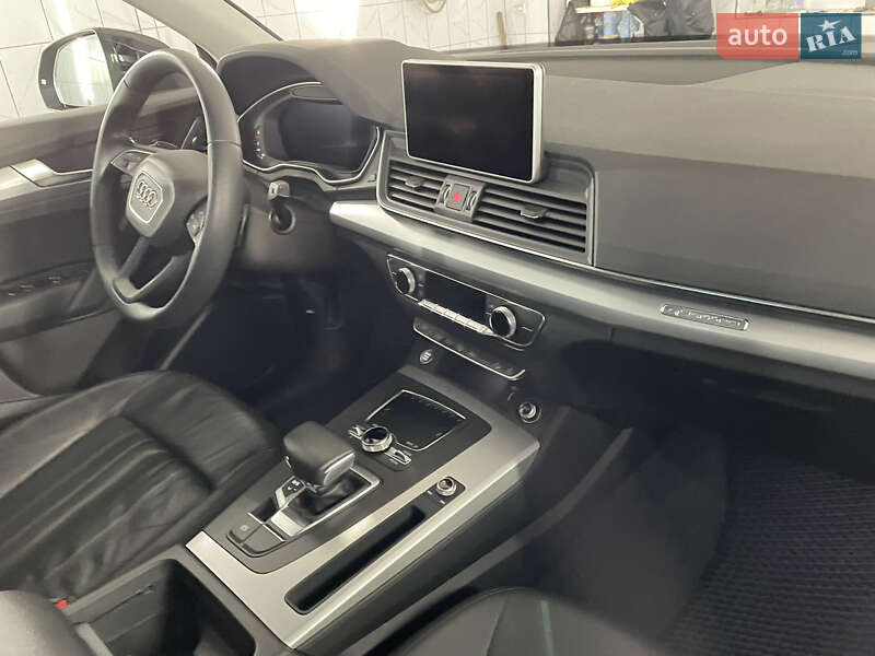 Внедорожник / Кроссовер Audi Q5 2019 в Ивано-Франковске