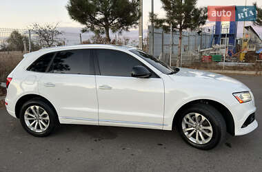 Внедорожник / Кроссовер Audi Q5 2015 в 