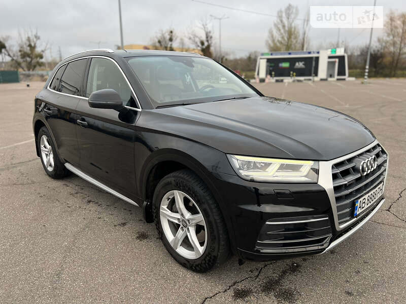 Внедорожник / Кроссовер Audi Q5 2017 в 