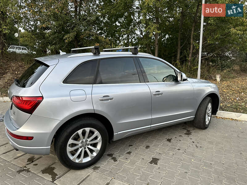 Позашляховик / Кросовер Audi Q5 2015 в Чернівцях