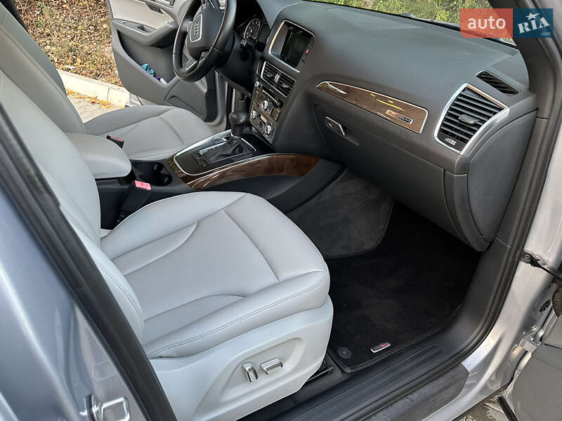 Позашляховик / Кросовер Audi Q5 2015 в Чернівцях