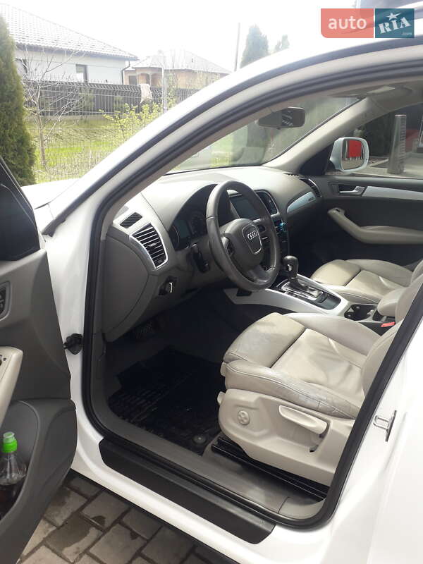 Внедорожник / Кроссовер Audi Q5 2009 в Самборе
