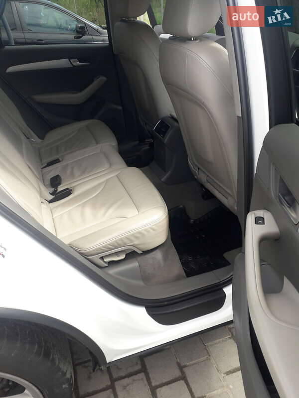 Внедорожник / Кроссовер Audi Q5 2009 в Самборе