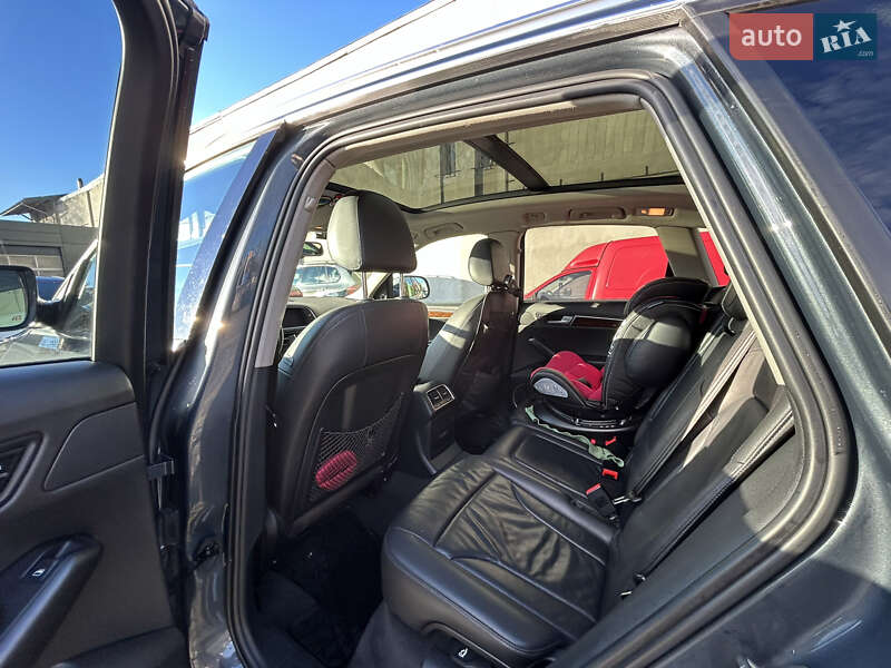 Внедорожник / Кроссовер Audi Q5 2011 в Львове