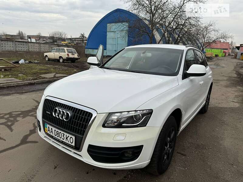 Внедорожник / Кроссовер Audi Q5 2011 в Киеве