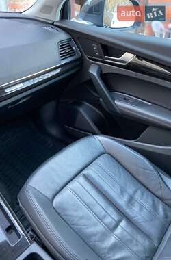 Внедорожник / Кроссовер Audi Q5 2018 в 