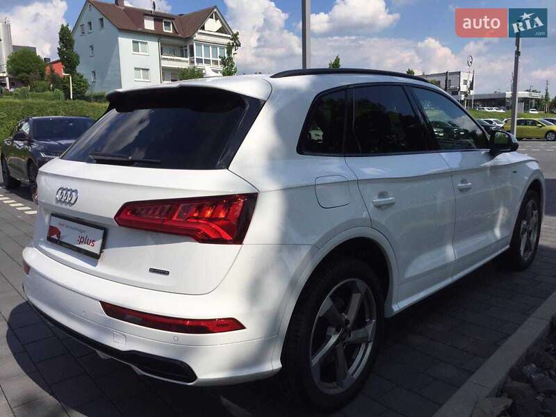 Внедорожник / Кроссовер Audi Q5 2018 в Киеве