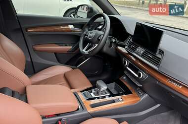 Внедорожник / Кроссовер Audi Q5 2021 в 