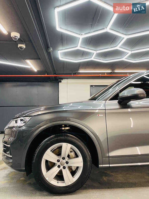 Внедорожник / Кроссовер Audi Q5 2019 в Луцке