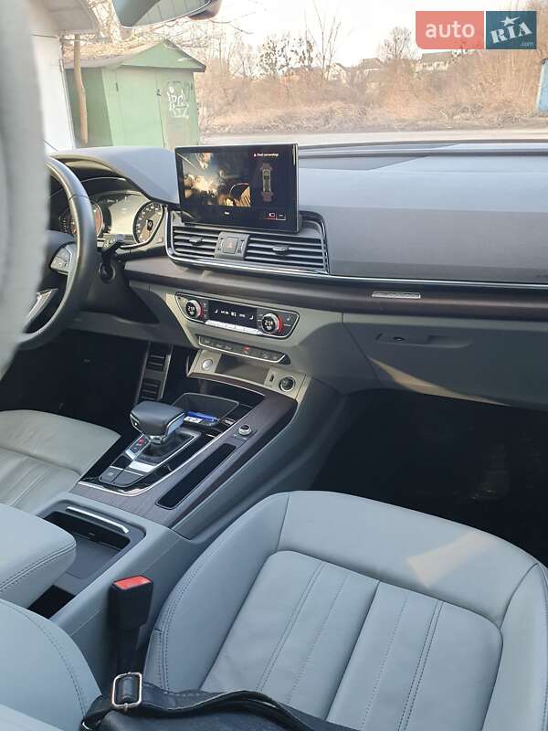 Позашляховик / Кросовер Audi Q5 2021 в Києві