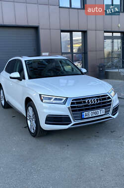 Внедорожник / Кроссовер Audi Q5 2018 в 