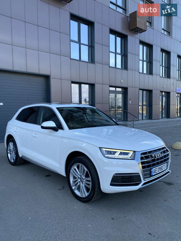 Внедорожник / Кроссовер Audi Q5 2018 в Днепре