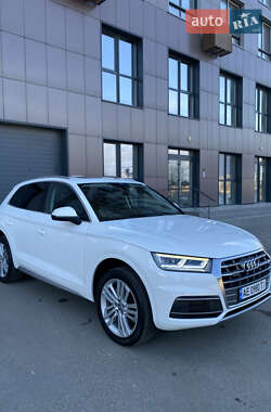 Внедорожник / Кроссовер Audi Q5 2018 в 