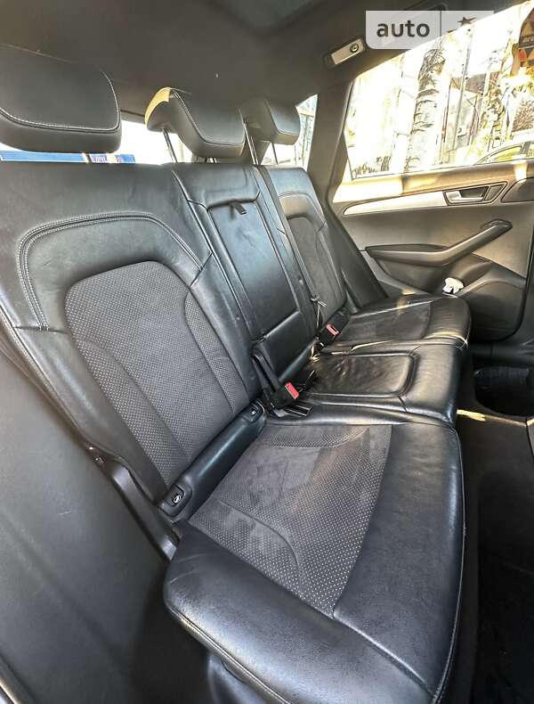 Внедорожник / Кроссовер Audi Q5 2011 в Черновцах